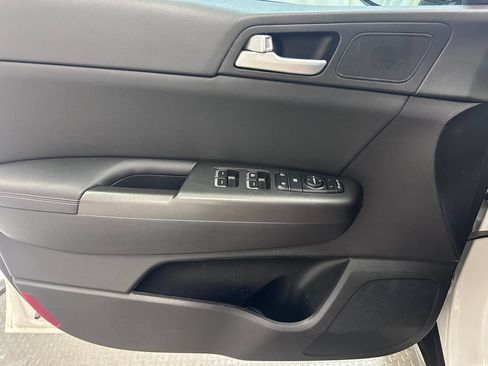 Used 2020 Kia Sportage S AWD/4WD image 4