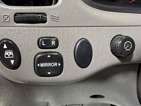 Used 2005 Toyota Tundra SR5 w/ Preferred Accessory Pkg RWD image 18
