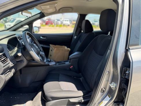 Used 2022 Nissan Leaf S FWD image 5