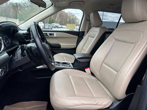 Used 2020 Ford Explorer XLT w/ Equipment Group 202A image 38