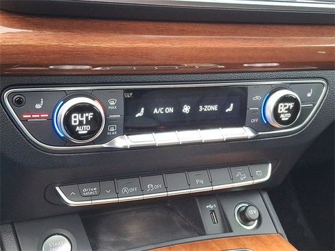 Used 2023 Audi Q5 2.0T Premium w/ Convenience Package image 16