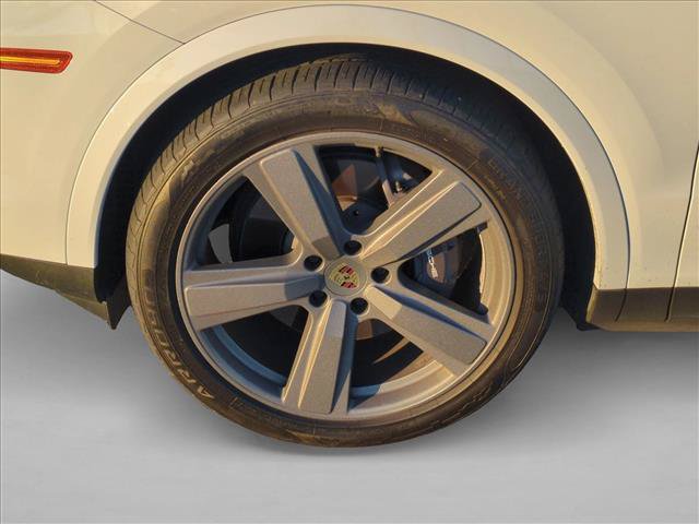 Used 2024 Porsche Cayenne AWD/4WD image 24