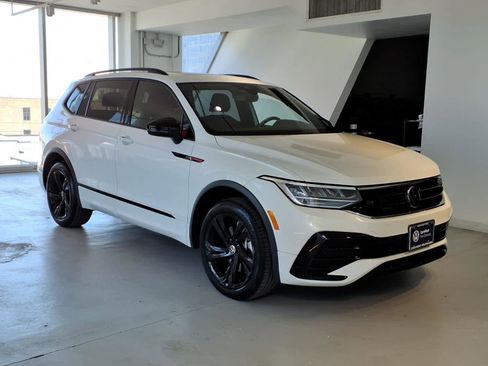 Certified 2023 Volkswagen Tiguan SE R-Line FWD image 3