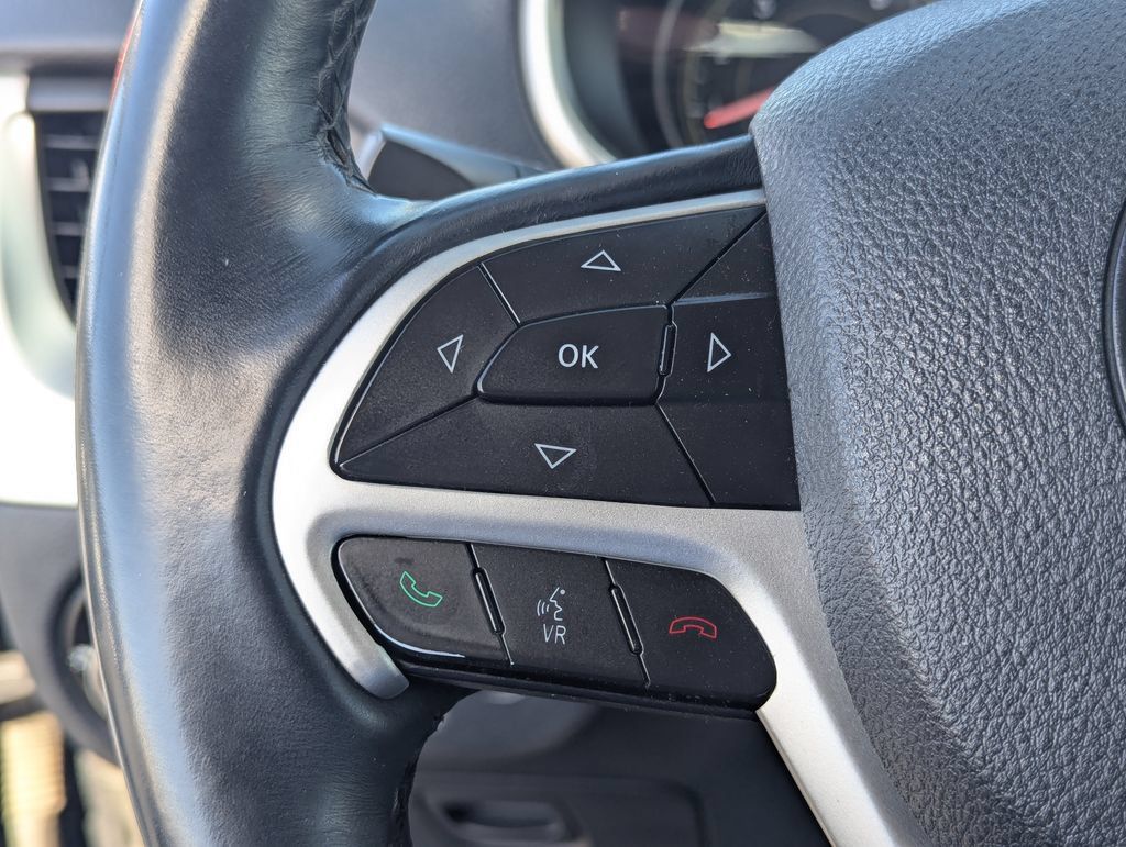 Used 2014 Jeep Cherokee Limited w/ Technology Group FWD image 18