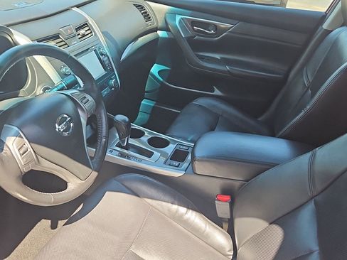 Used 2015 Nissan Altima 2.5 SL w/ Technology Package image 12