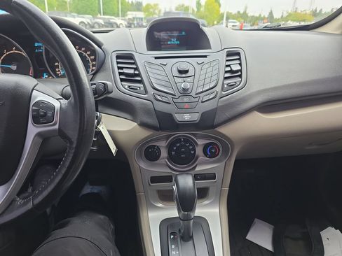 Used 2015 Ford Fiesta SE FWD image 23