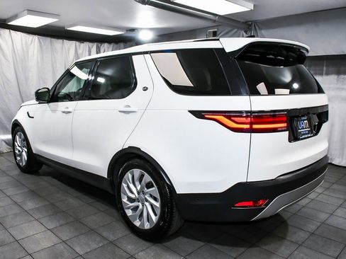 Used 2025 Land Rover Discovery S image 4