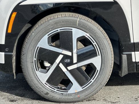 New 2026 Hyundai Ioniq 9 Limited image 27