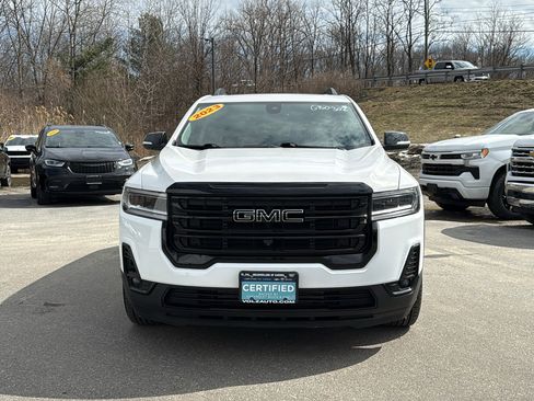 Certified 2023 GMC Acadia SLT w/ Elevation Edition image 3