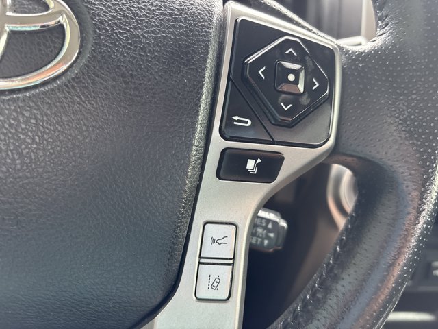 Used 2020 Toyota 4Runner SR5 AWD/4WD image 26
