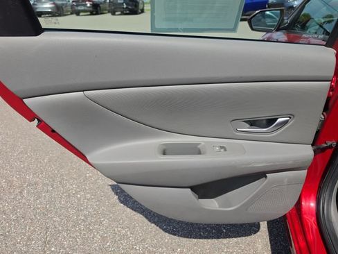 Used 2023 Hyundai Elantra SEL w/ Convenience Package FWD image 12
