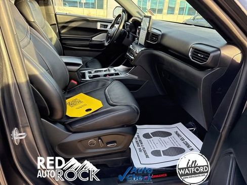 Used 2020 Ford Explorer ST w/ Premium Technology Package image 11