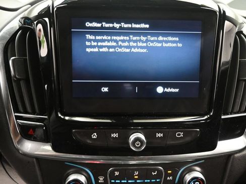 Used 2021 Chevrolet Traverse LT FWD image 19