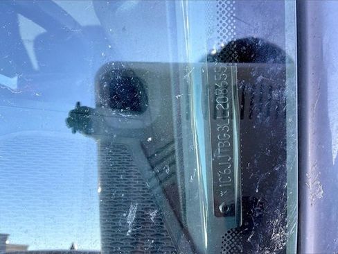 Used 2020 Jeep Gladiator Rubicon image 3