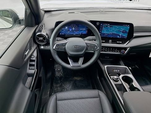 New 2026 Chevrolet Equinox LT w/ Convenience Package II image 23