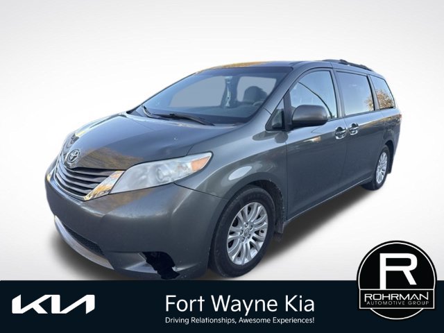 Used 2012 Toyota Sienna XLE w/ Entertainment Pkg FWD image 1