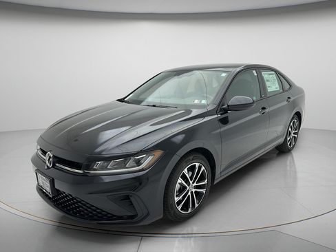 Used 2025 Volkswagen Jetta Sport FWD image 6
