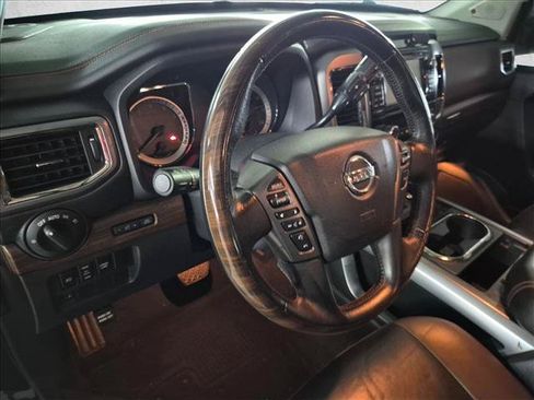 Used 2018 Nissan Titan Platinum Reserve w/ Platinum Utility Package RWD image 10