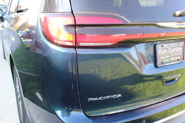 Used 2024 Chrysler Pacifica Limited FWD image 29