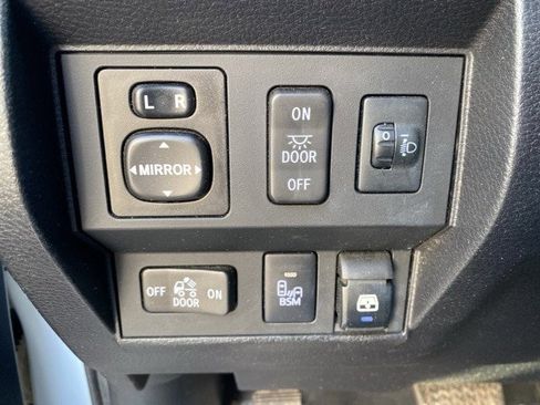 Used 2014 Toyota Tundra Limited image 28