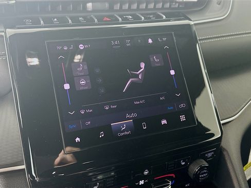 Certified 2025 Jeep Grand Cherokee Laredo X w/ Luxury Tech Group I AWD/4WD image 18