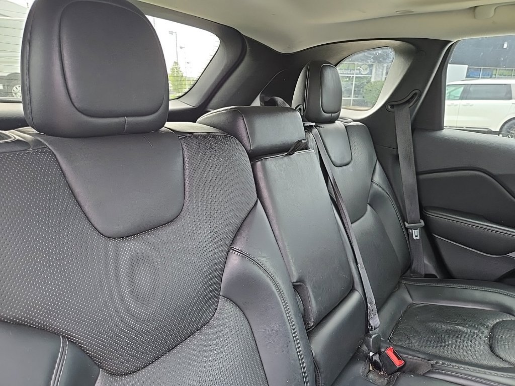 Used 2019 Jeep Cherokee Limited AWD/4WD image 37