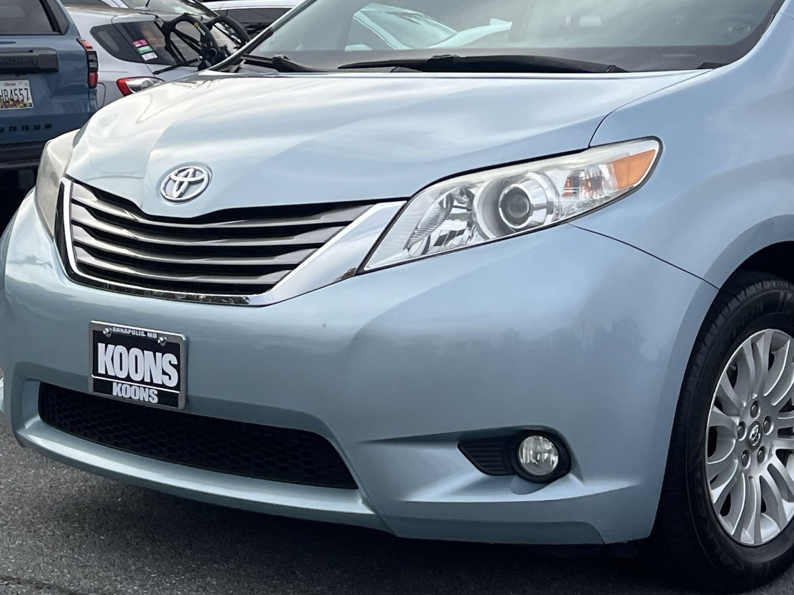 Used 2017 Toyota Sienna XLE w/ XLE Navigation Package FWD image 29