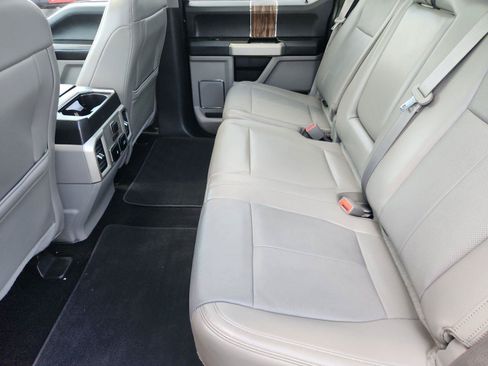 Used 2018 Ford F150 Lariat w/ Equipment Group 502A Luxury AWD/4WD image 12