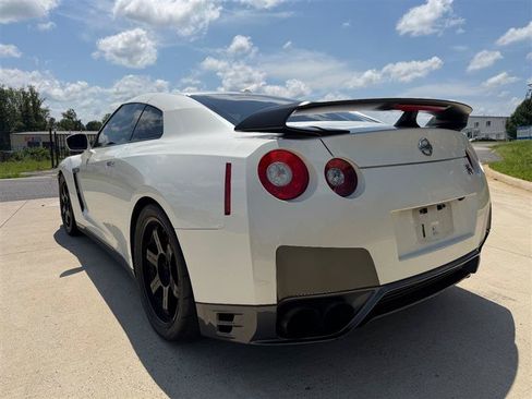 Used 2013 Nissan GT-R Black Edition AWD/4WD image 5