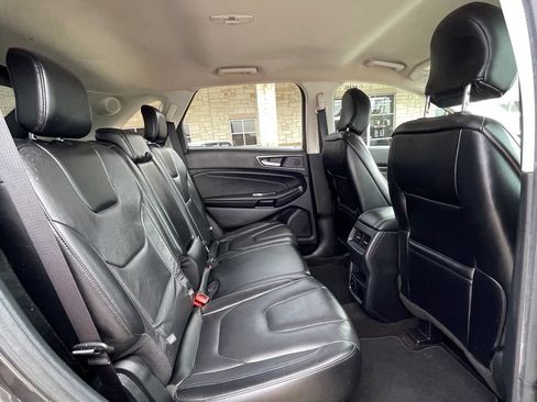 Used 2019 Ford Edge Titanium FWD image 28
