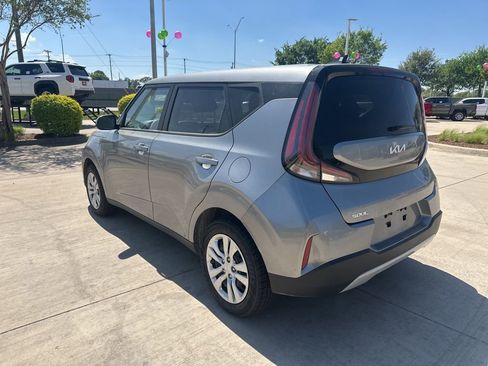 Used 2024 Kia Soul LX image 4