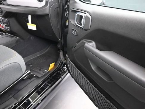 New 2026 Jeep Gladiator Willys AWD/4WD image 23