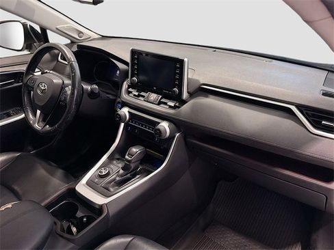 Used 2019 Toyota RAV4 Limited image 26