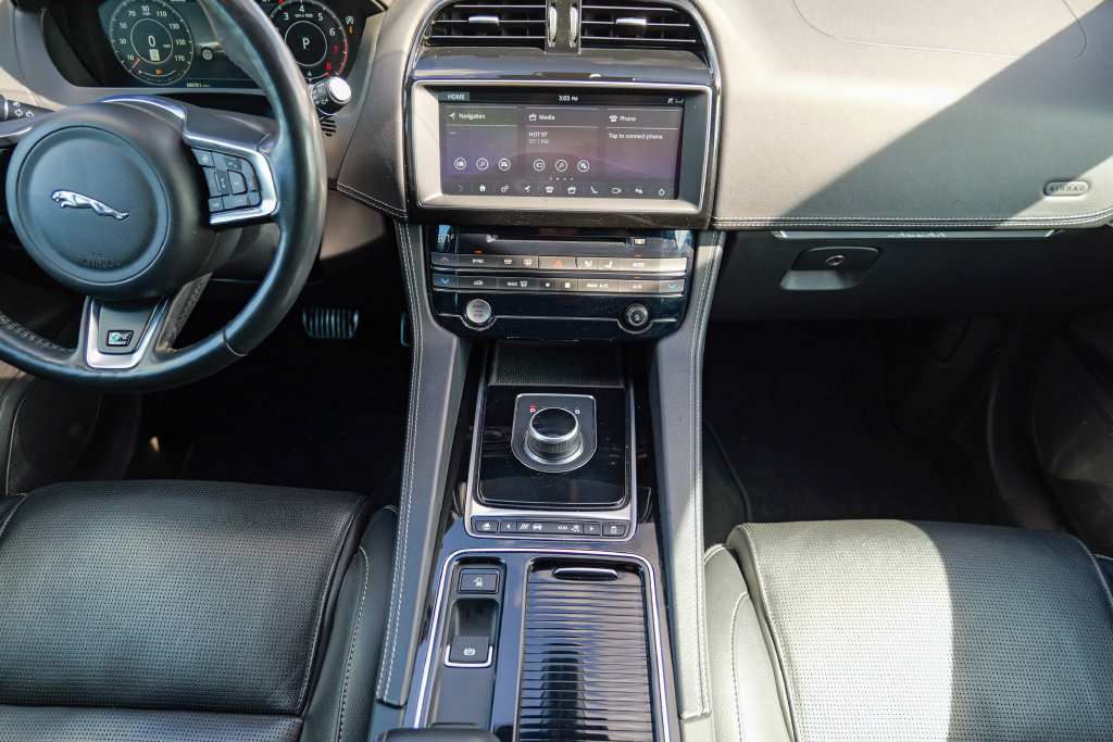 Used 2019 Jaguar F-PACE R-Sport AWD/4WD image 47