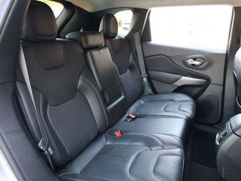 Used 2021 Jeep Cherokee Latitude Lux FWD image 27
