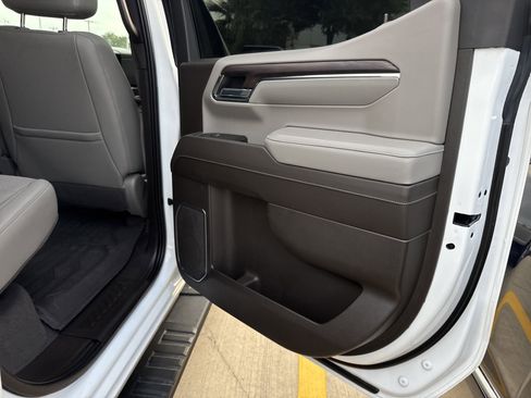 Used 2022 GMC Sierra 1500 SLT image 31