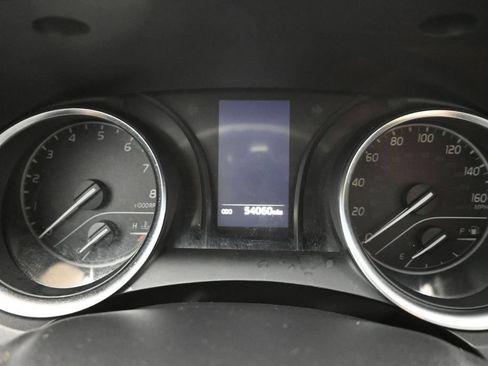 Used 2018 Toyota Camry LE FWD image 13
