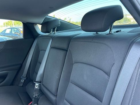 Used 2021 Chevrolet Malibu LT FWD image 53