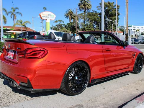 Used 2018 BMW M4 Convertible image 6