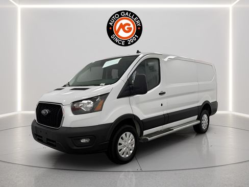 Used 2025 Ford Transit 250 Low Roof w/ Exterior Upgrade Package RWD image 7