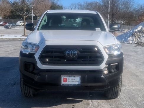 Used 2018 Toyota Tacoma SR image 4