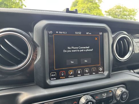 Certified 2021 Jeep Wrangler Unlimited Sahara AWD/4WD image 18