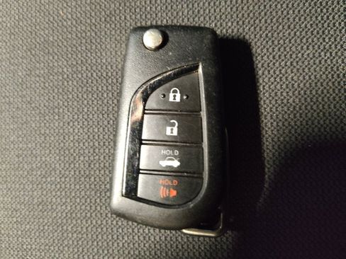 Used 2025 Toyota Corolla LE FWD image 32