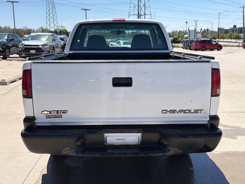 Used 2001 Chevrolet S10 Pickup LS w/ Preferred Equipment Group image 7