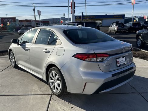 Used 2020 Toyota Corolla LE image 5