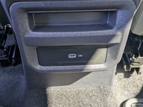 Used 2023 Volkswagen Taos SE image 14