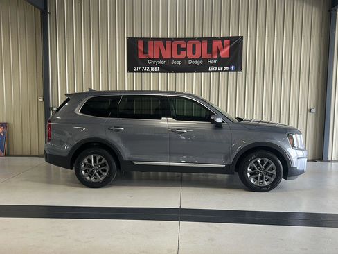 Used 2023 Kia Telluride LX FWD image 9