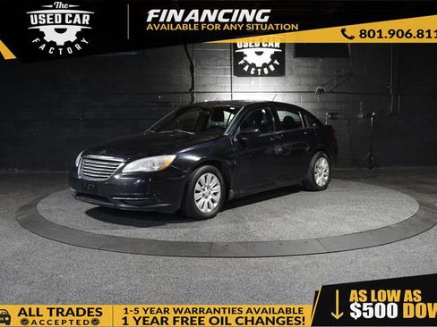 Used 2014 Chrysler 200 LX image 1