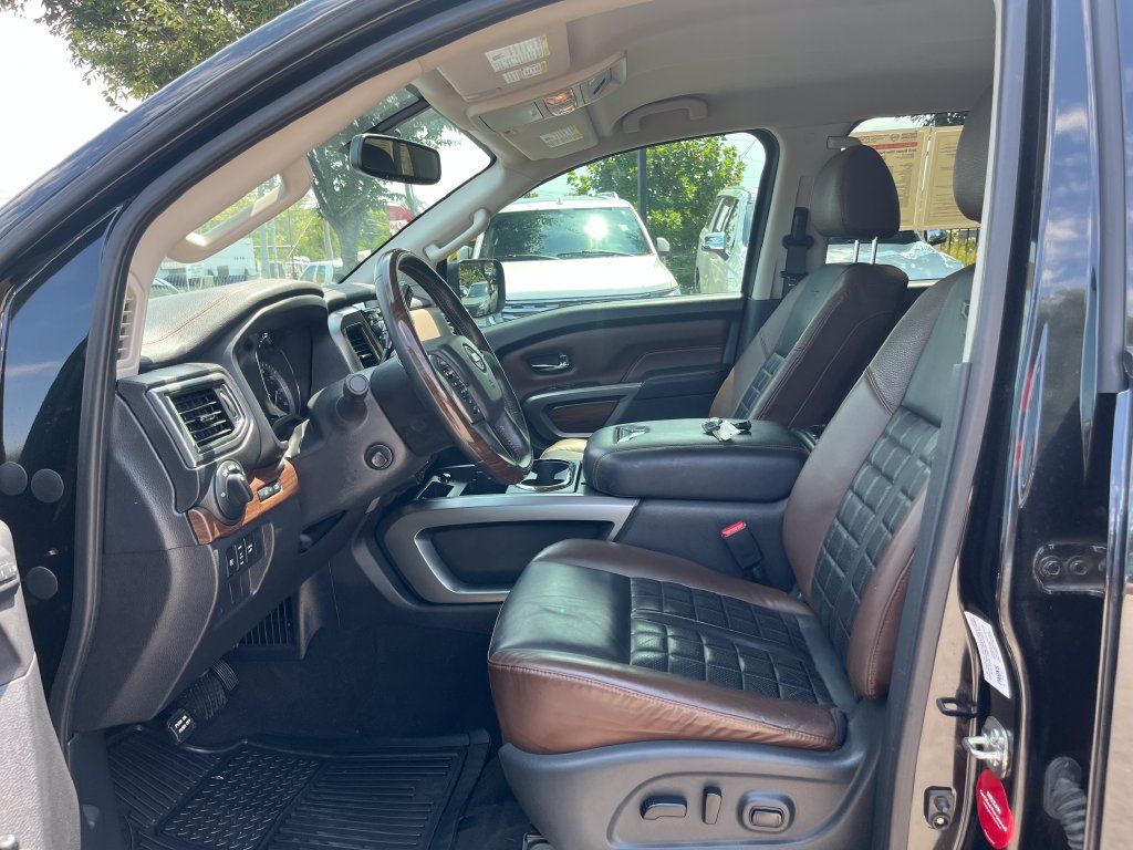 Used 2019 Nissan Titan Platinum Reserve AWD/4WD image 10