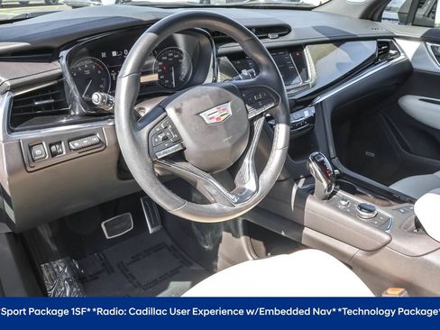 Used 2023 Cadillac XT6 Sport w/ Technology Package AWD/4WD image 5